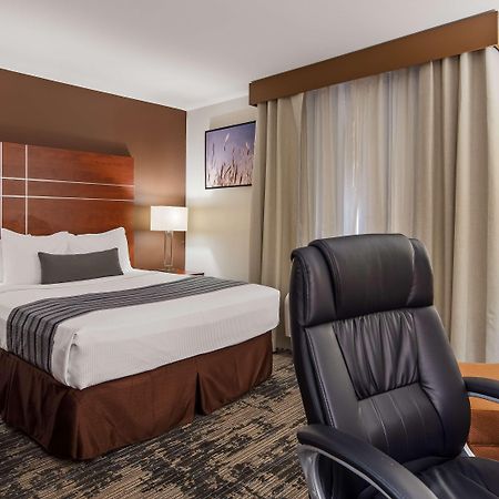Best Western Plus Wakeeney Inn & Suites Exterior photo