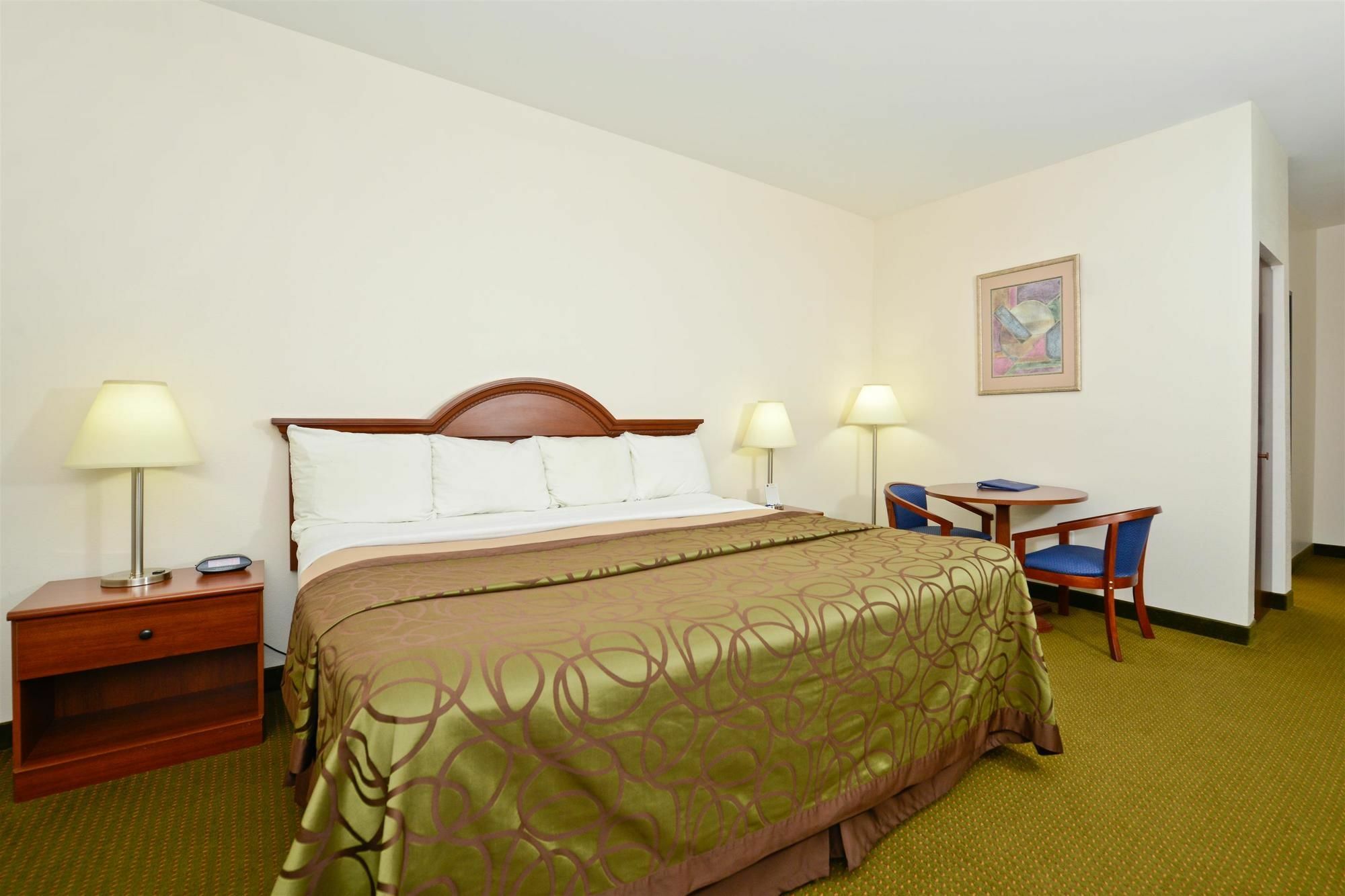 Best Western Plus Wakeeney Inn & Suites Exterior photo