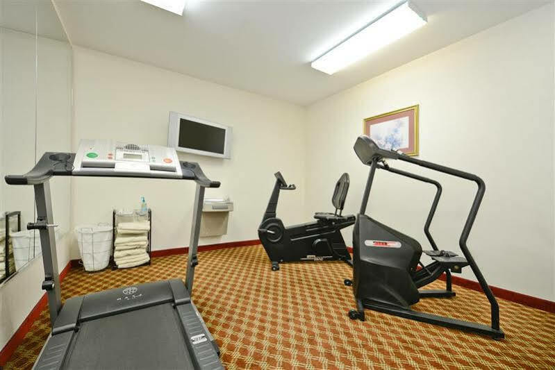 Best Western Plus Wakeeney Inn & Suites Exterior photo